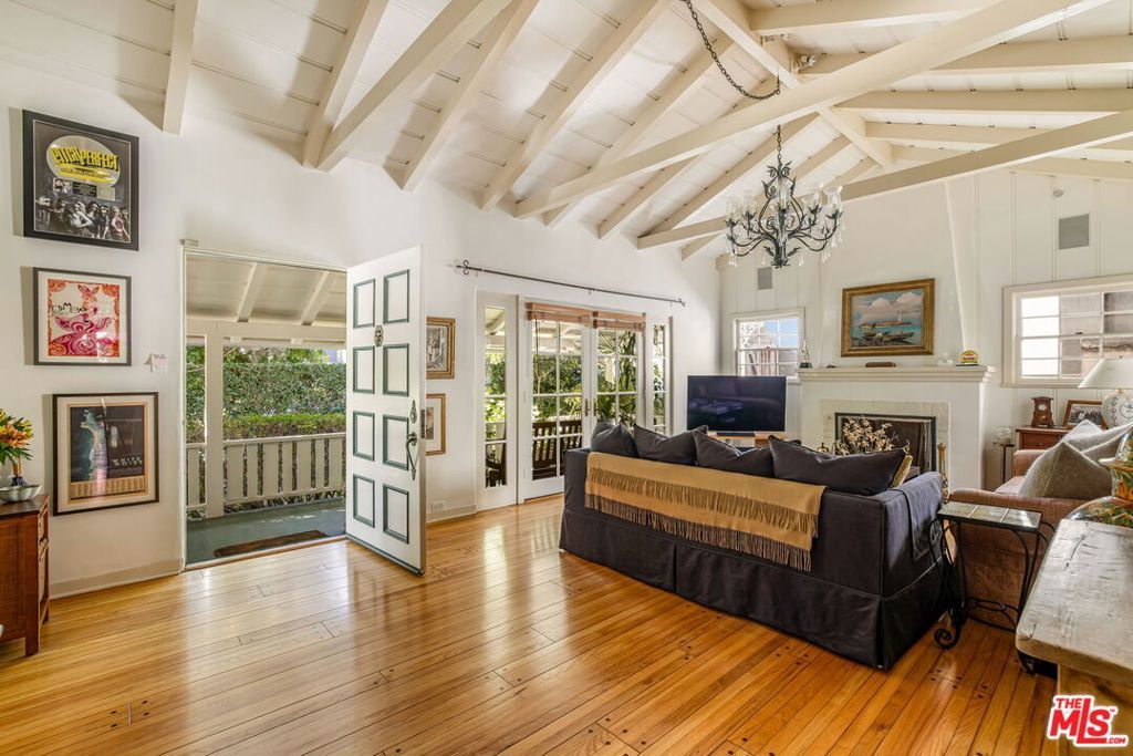 Photo of 431 Lincoln Boulevard, Santa Monica, CA 90402 (MLS # 26645611)