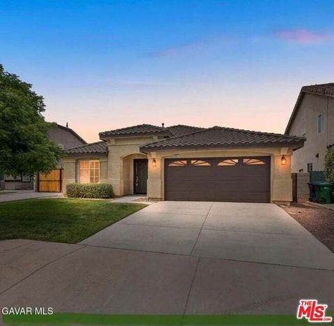 Photo of 3057 Kilt Court, Lancaster, CA 93535 (MLS # 25616625)