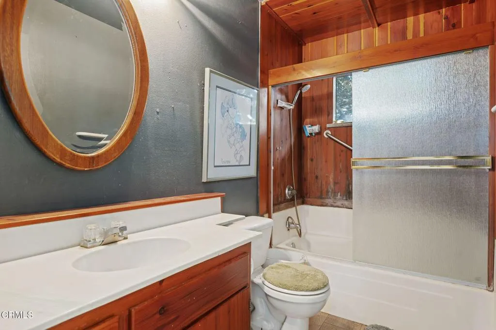 Oxnard, California 93033, United States, 4 Bedrooms Bedrooms, ,2 BathroomsBathrooms,Residential,Active,223782