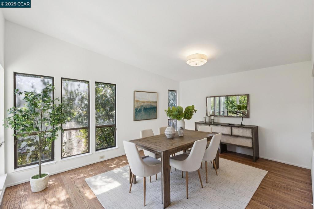 COUNTRY CLB AREA - Residential