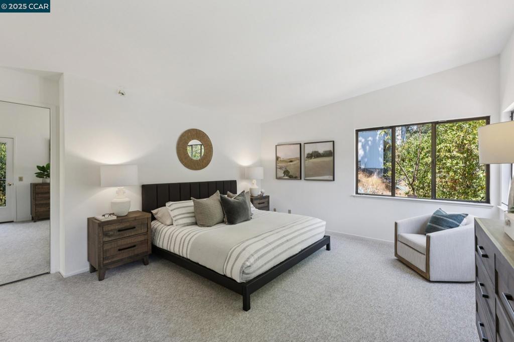 COUNTRY CLB AREA - Residential