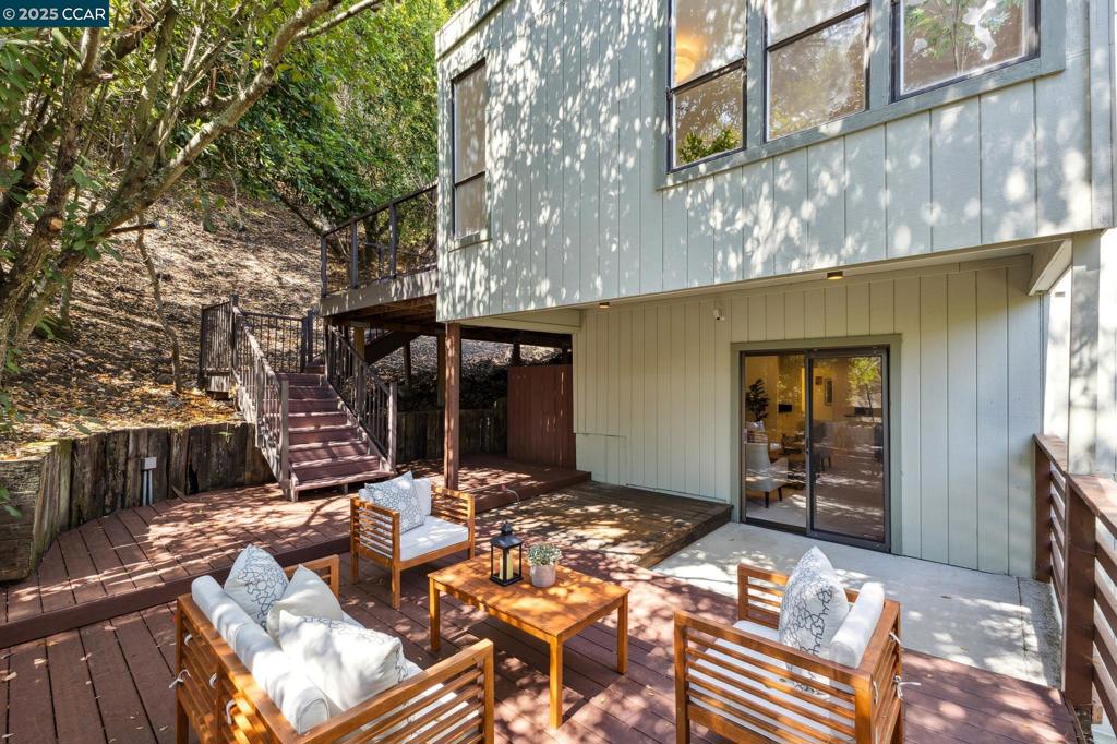 COUNTRY CLB AREA - Residential