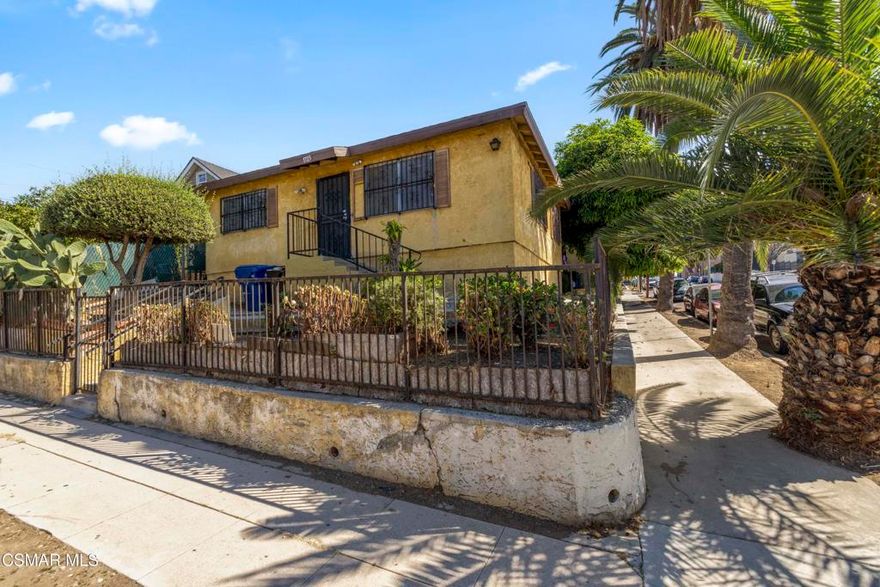 Welcome home to this beautifully remodeled unit in the heart of Los Angeles. Nestled just west of Echo Park and minutes from Downtown LA, this home offers easy access to major freeways, public transit, and some of LA's best dining, shopping, and entertainment. Enjoy nearby hotspots like Echo Park Lake, Dodger Stadium, and Silver Lake's trendy cafes. Featuring 2 spacious bedrooms and 1 updated bathroom, this bright and airy space