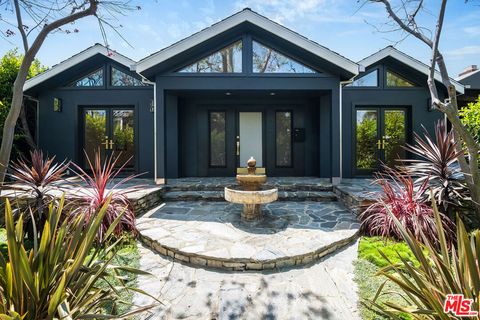 Photo of 445 Westmount Drive, West Hollywood, CA 90048 (MLS # 25604325)