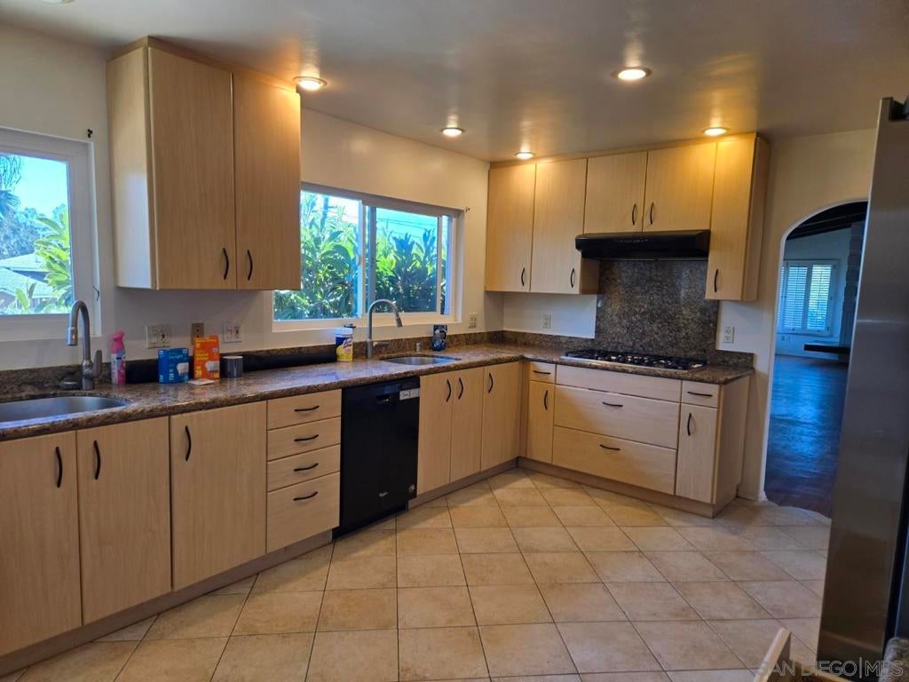 5310 Prosperity LN, San Diego CA 92115