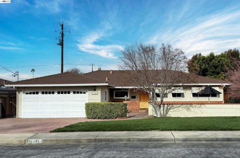 Photo of 1341 Kensington Dr Dr, Fremont, CA 94539 (MLS # 41125225)