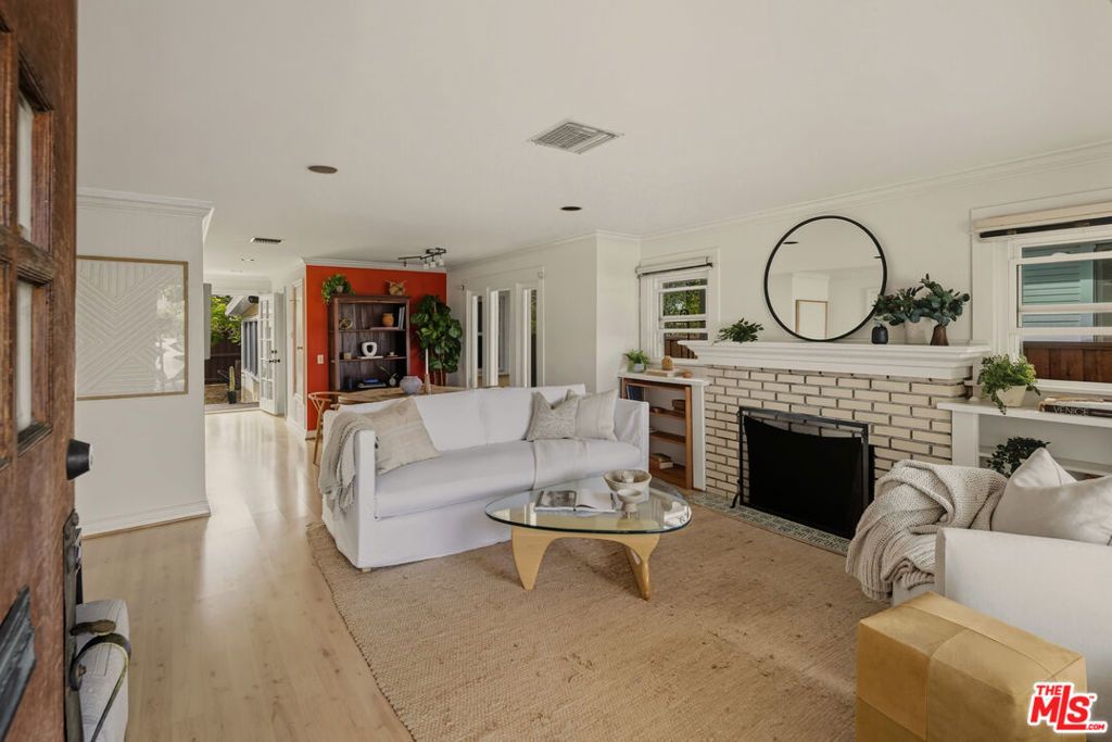 Photo of 703 Boccaccio Avenue, Venice, CA 90291 (MLS # 25596467)
