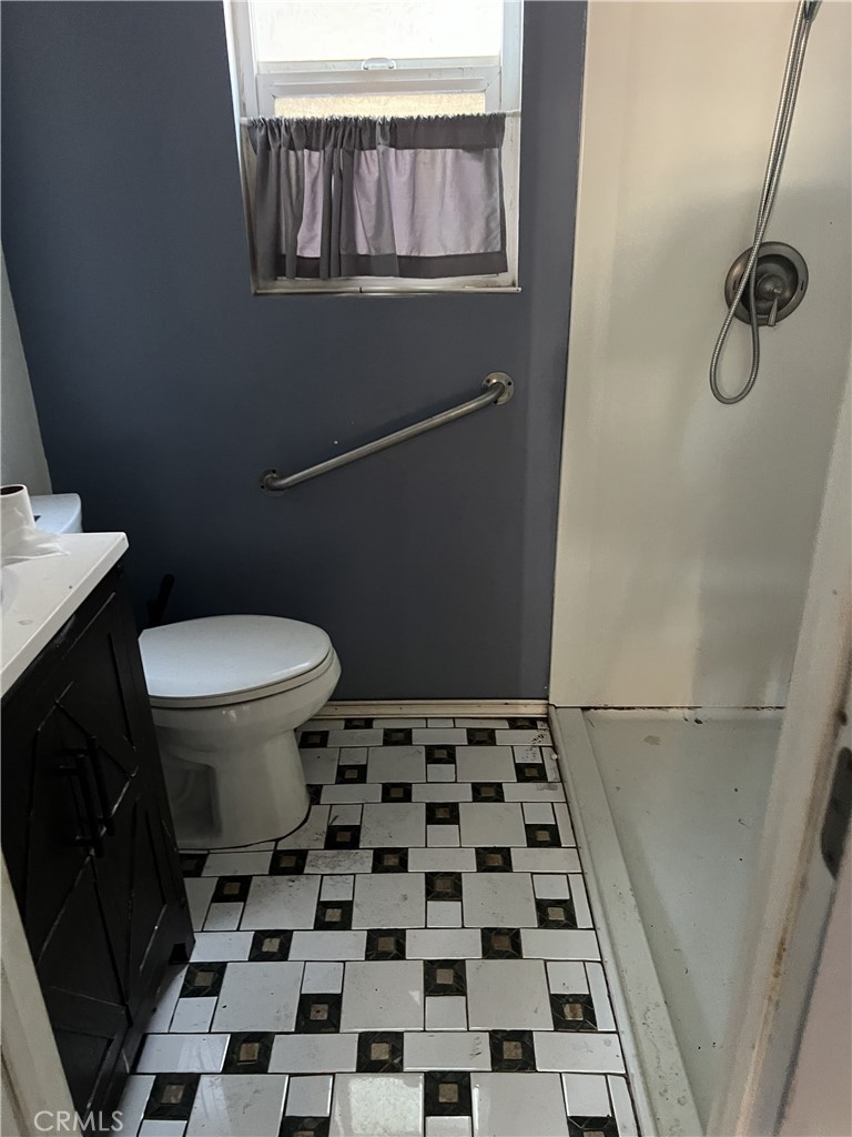 1505 W 220th