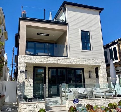 203 Sapphire Newport Beach CA 92662