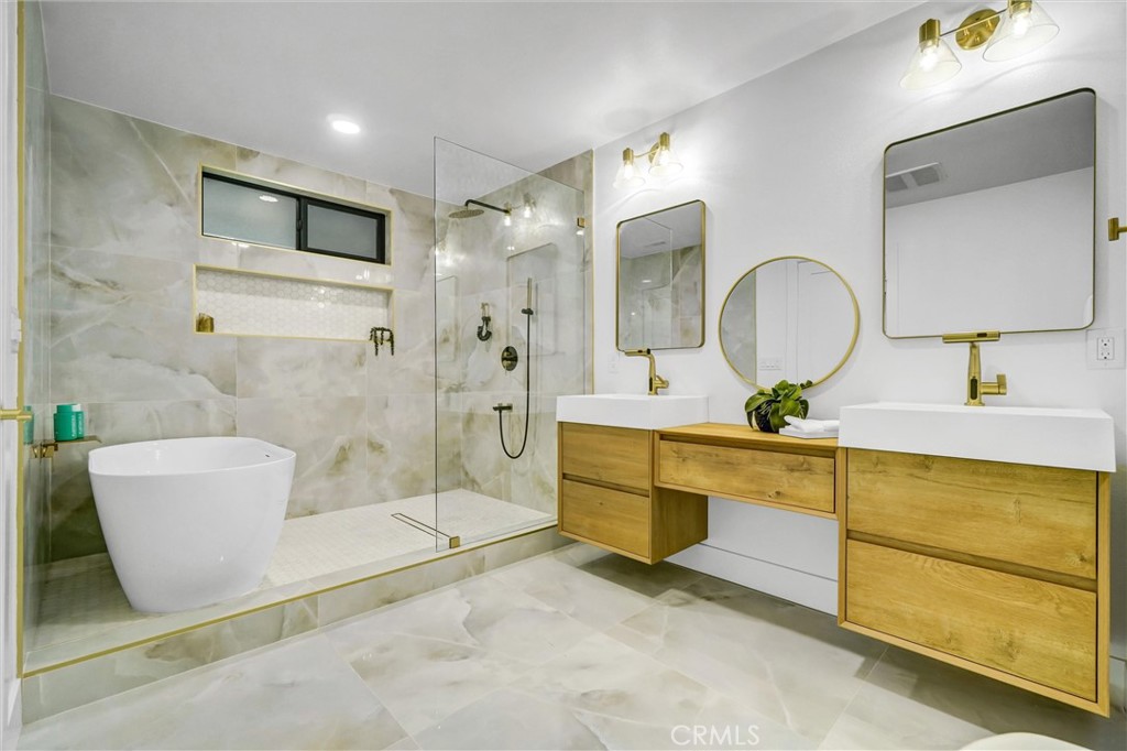 1834 E Sunview Drive