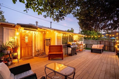 Photo of 10434 Irma Avenue, Tujunga, CA 91042 (MLS # SR25272576)