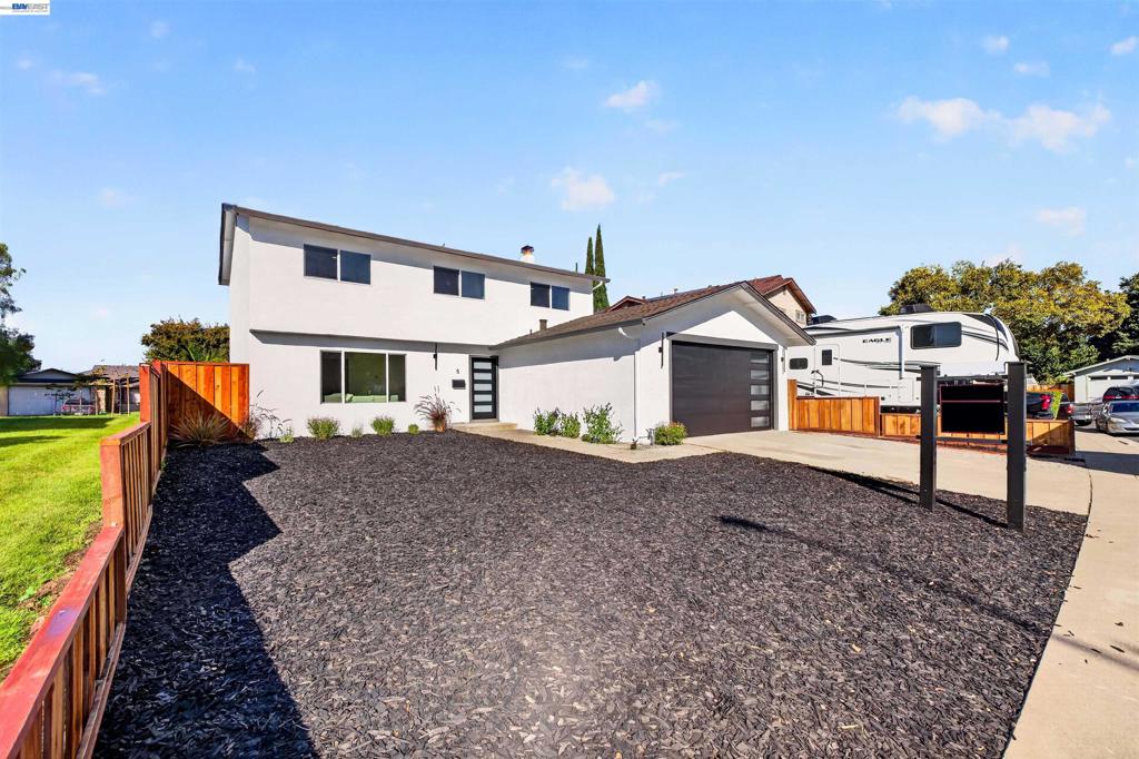 5 Greentree Cir