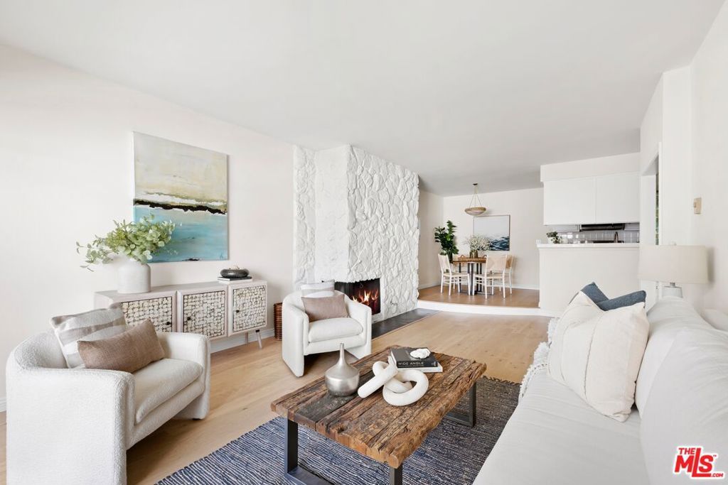 Photo of 521 Montana Avenue #305, Santa Monica, CA 90403 (MLS # 26634913)