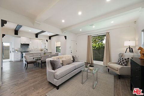 Photo of 8961 Cadillac Avenue, Los Angeles, CA 90034 (MLS # 25591865)