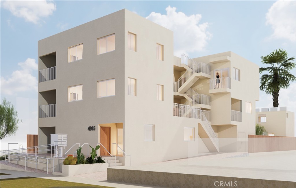 4915 Elmwood
