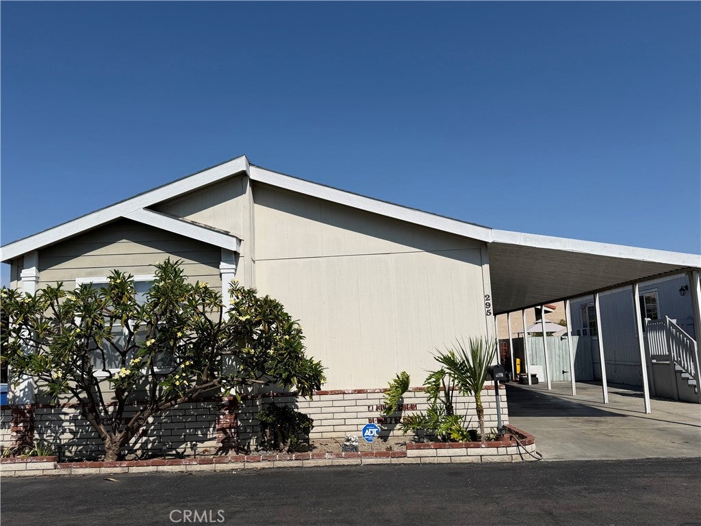 9080 Bloomfield 295