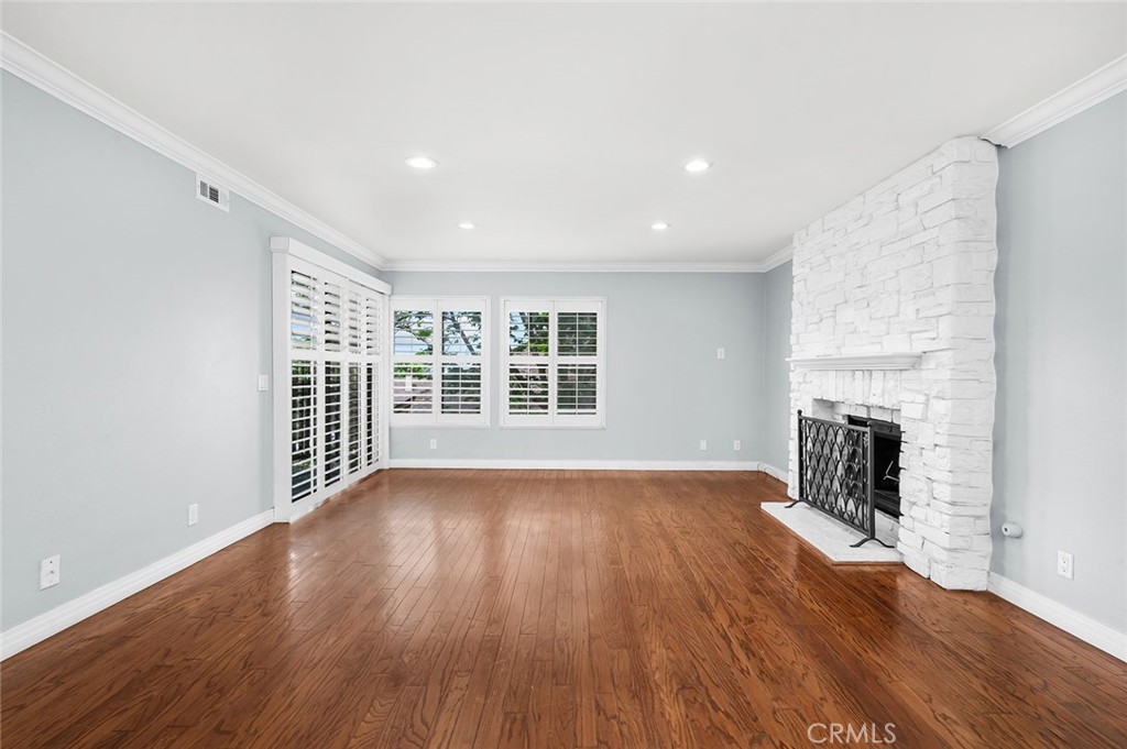 2514 E Willow Street 105