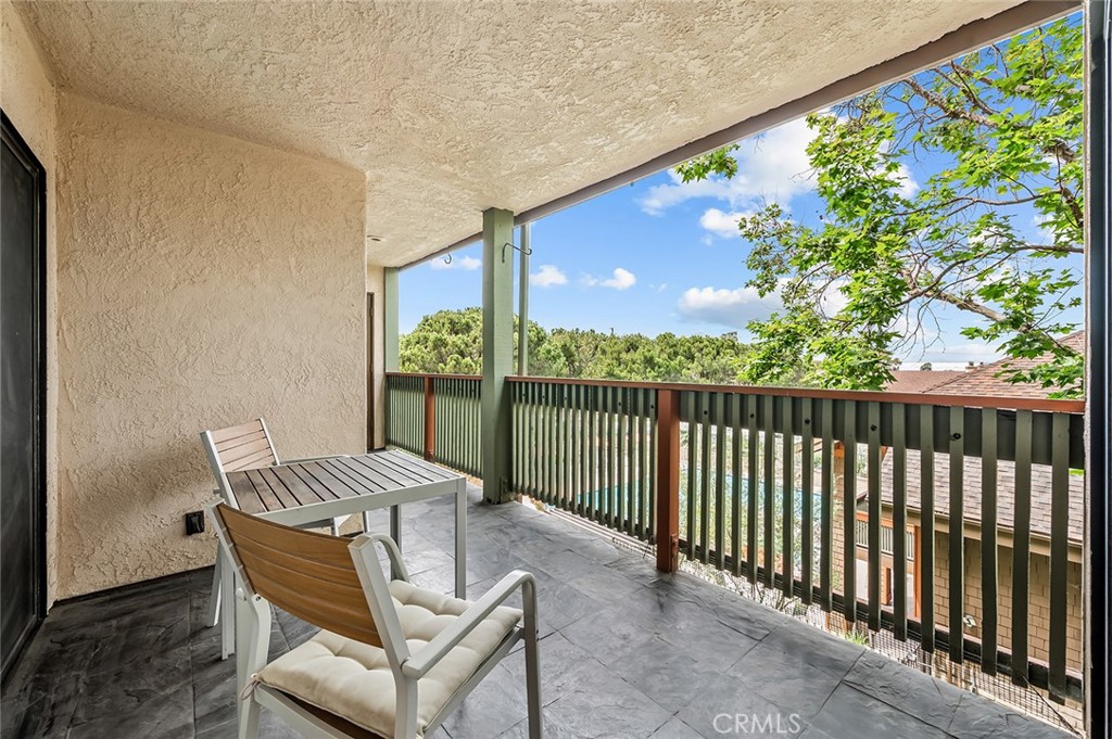 2514 E Willow Street 105