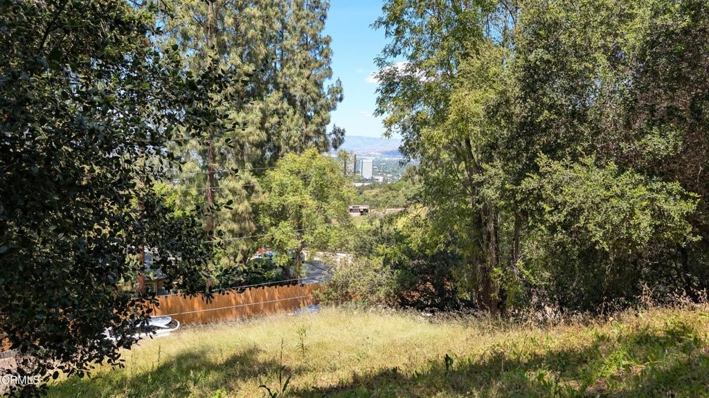 3530 N Knoll Drive