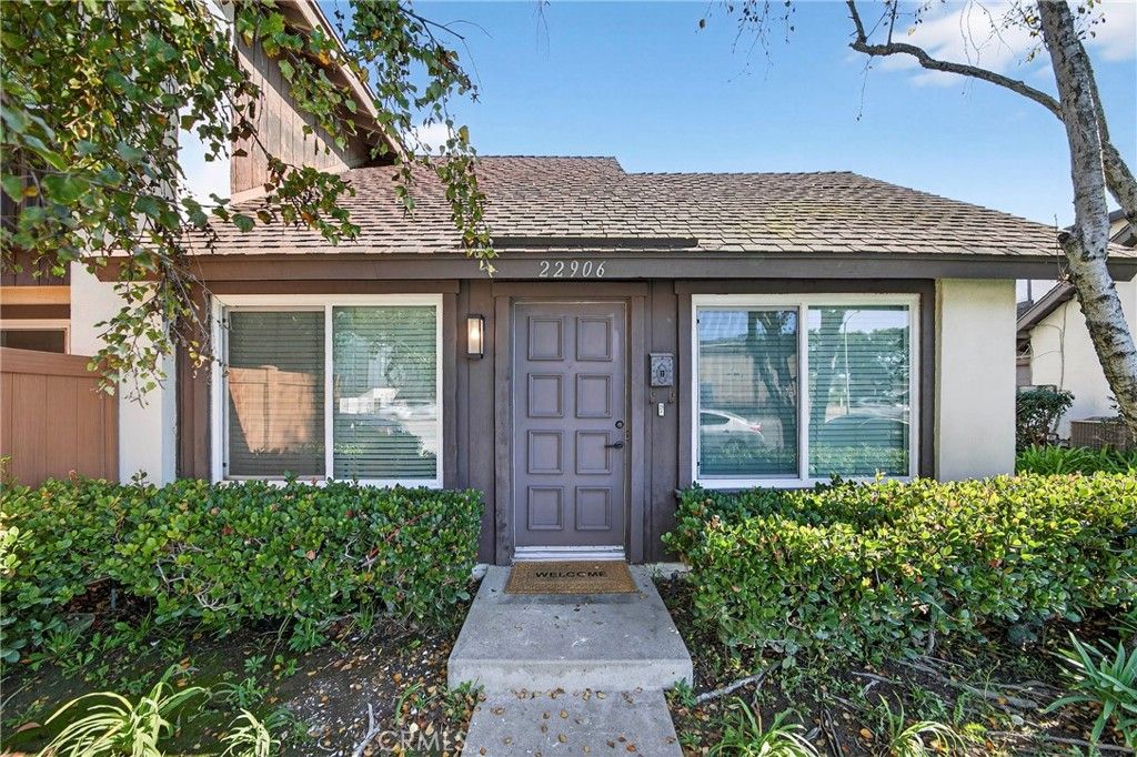 Photo of 22906 S Vermont Avenue, Torrance, CA 90502 (MLS # SB25266472)