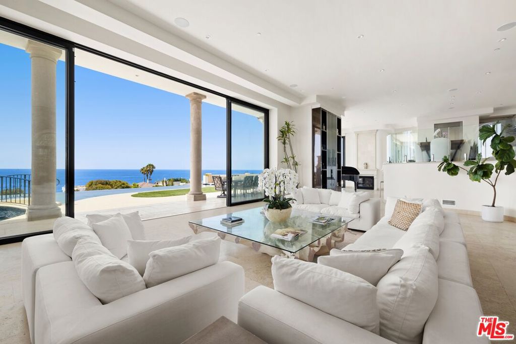22435 Pacific Coast Highway
