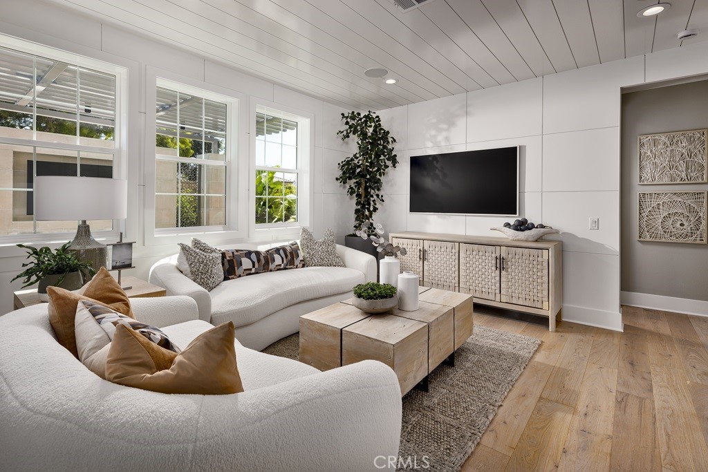 Vista Rose - Residential