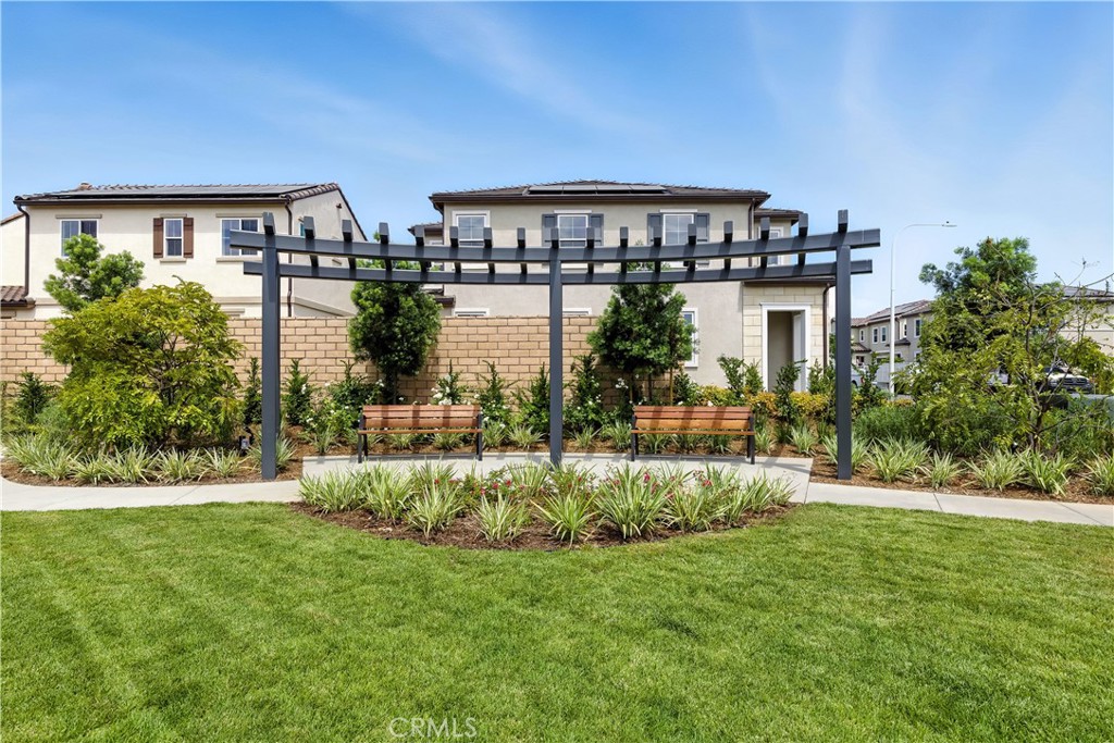 Vista Rose - Residential