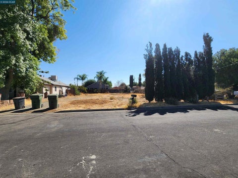 Photo of 730 Bramhall St, Brentwood, CA 94513 (MLS # 41150905)