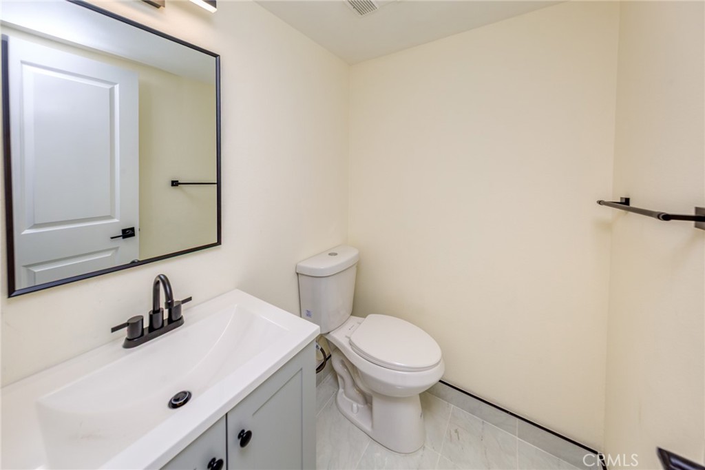 15035 Nordhoff Street 115