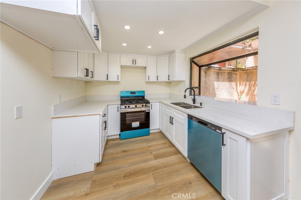 15035 Nordhoff Street 115