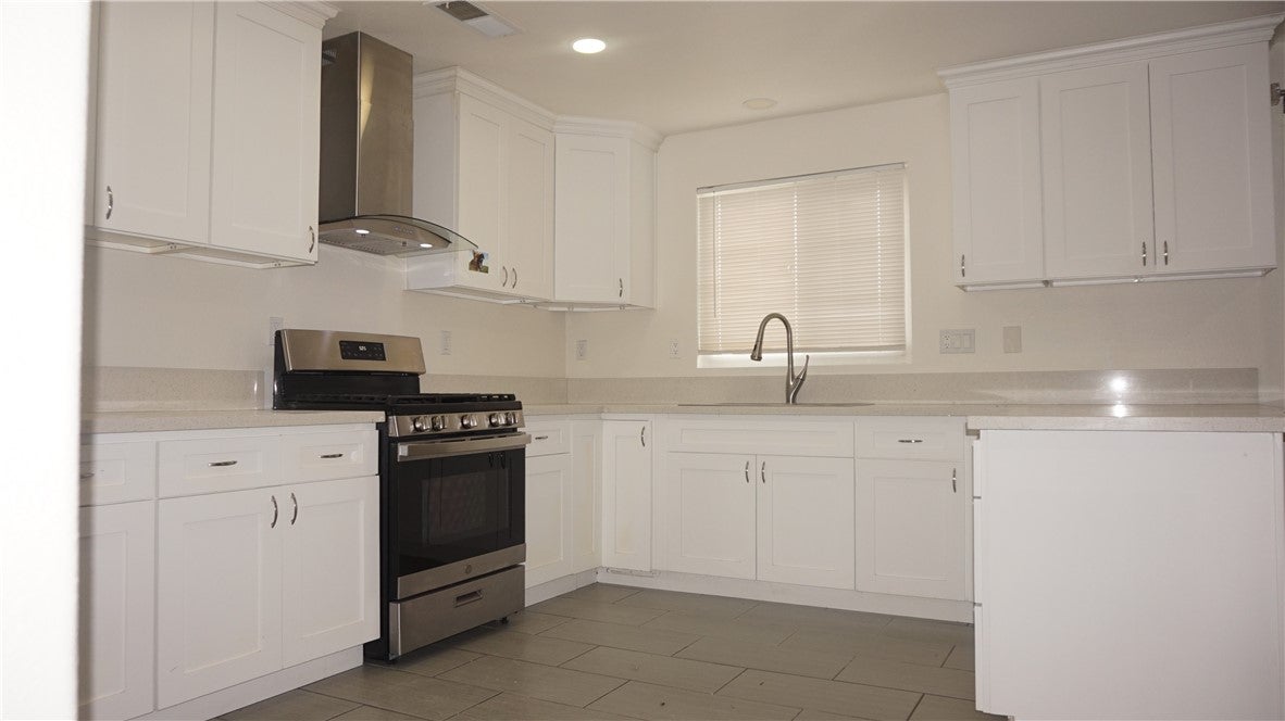 3051 Via De Flores