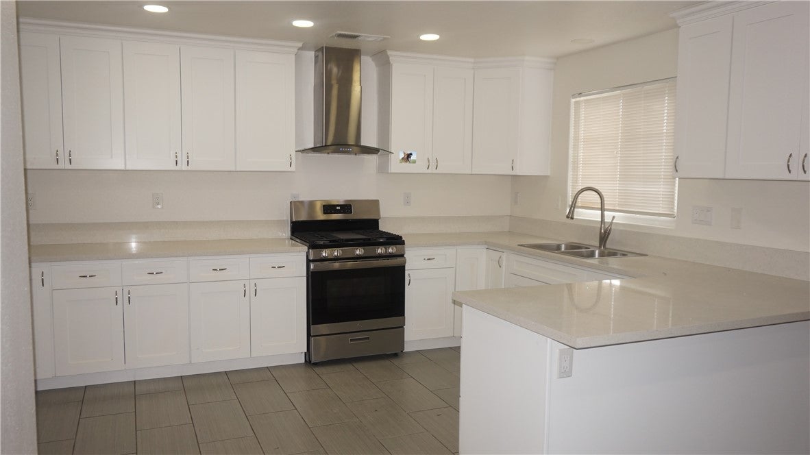 3051 Via De Flores