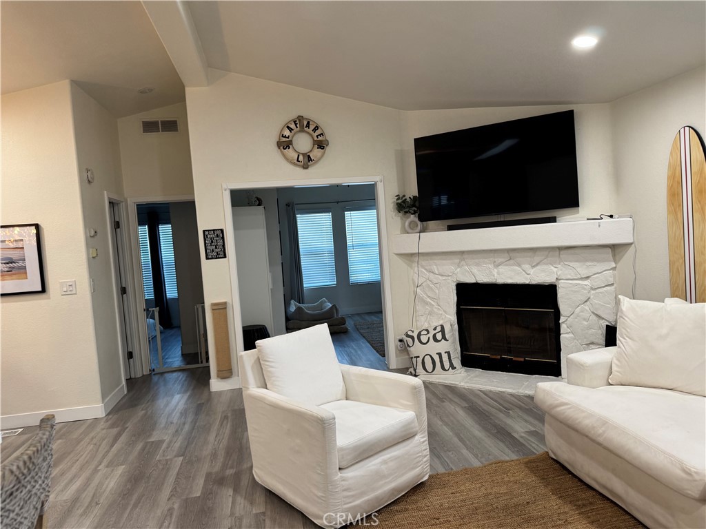 21851 21851 Newland 279