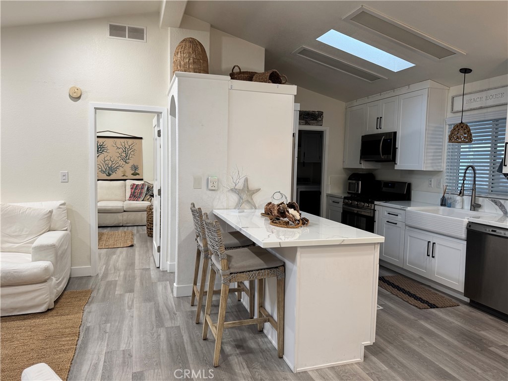 21851 21851 Newland 279