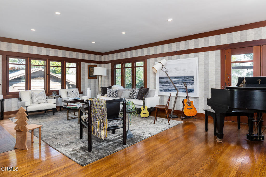 Properties 2 1344 Hillcrest Avenue