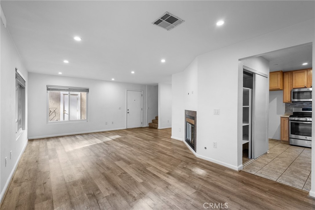 Properties 3 31315 The Old Road D