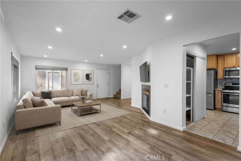31315 The Old Road D