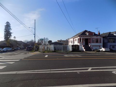 Photo of 4201 West St St, Oakland, CA 94608 (MLS # 41123170)
