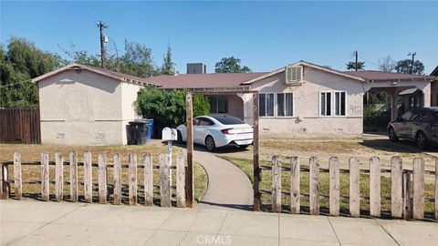 Photo of 410 Niles St, Bakersfield, CA 93305 (MLS # TR26062922)