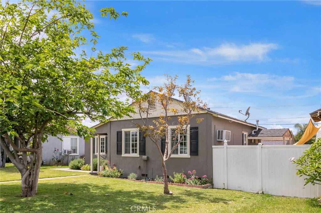 315 S Bedford