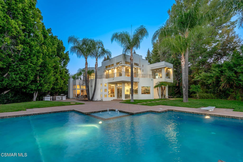 19808 Sleepyhollow Lane