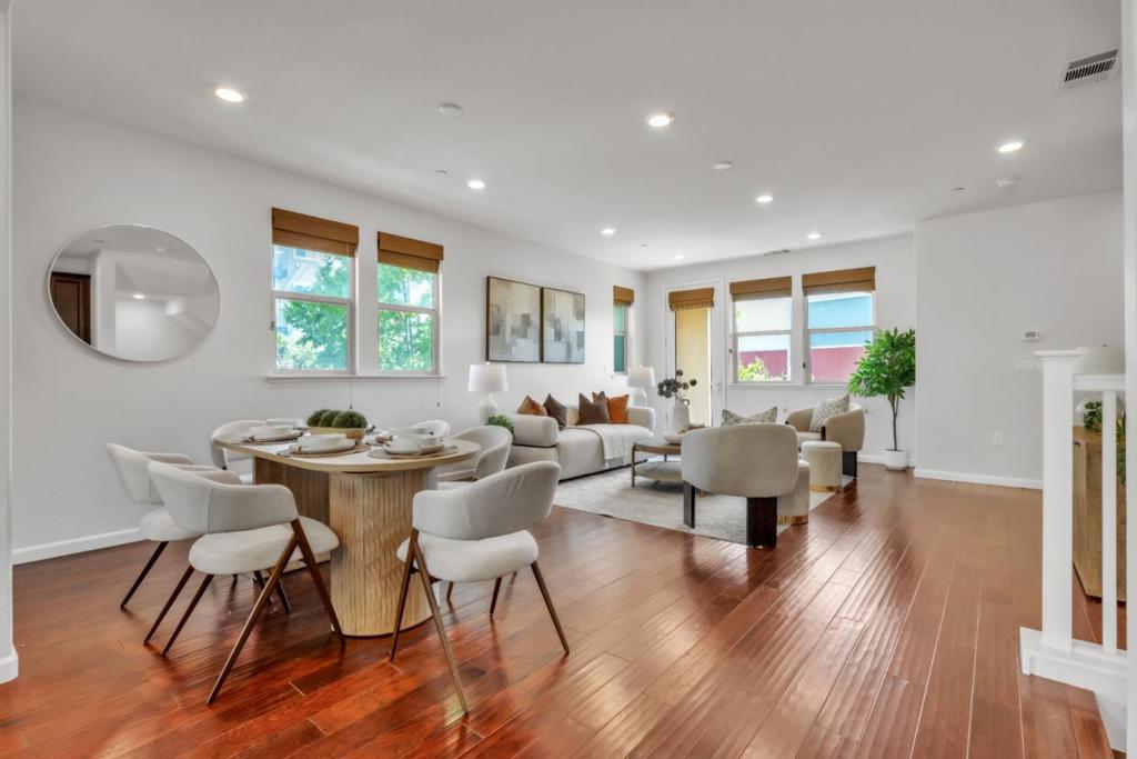 2799 Montecito Vista Way