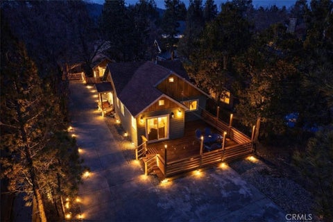 Photo of 672 Talmadge Rd, Big Bear Lake, CA 92315 (MLS # IG26039877)