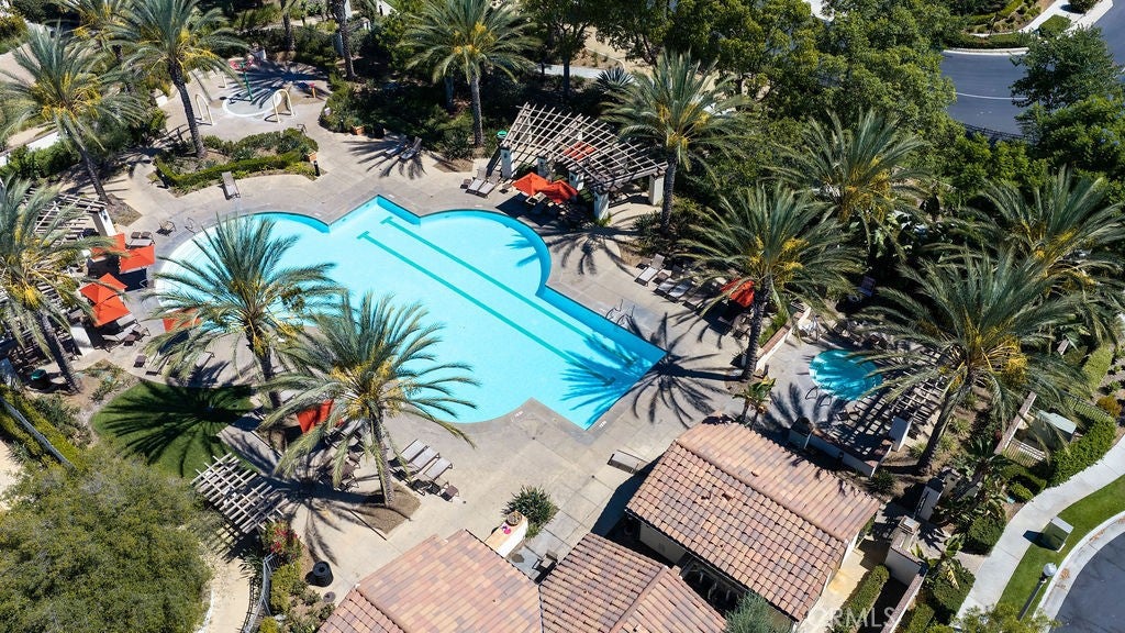404 Maravilla Lane