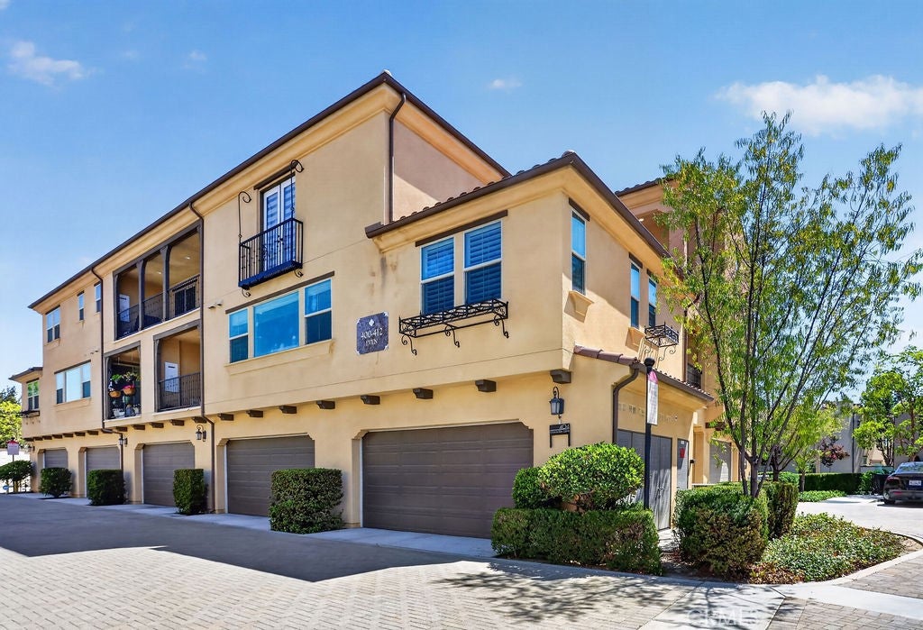 404 Maravilla Lane