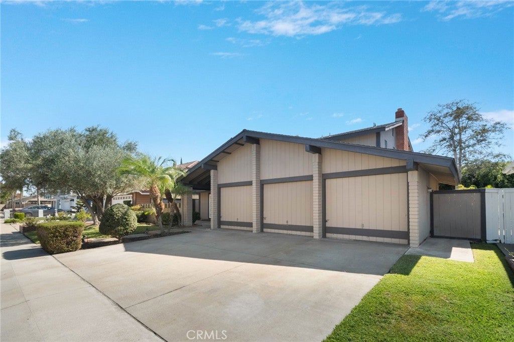 8452 Compton