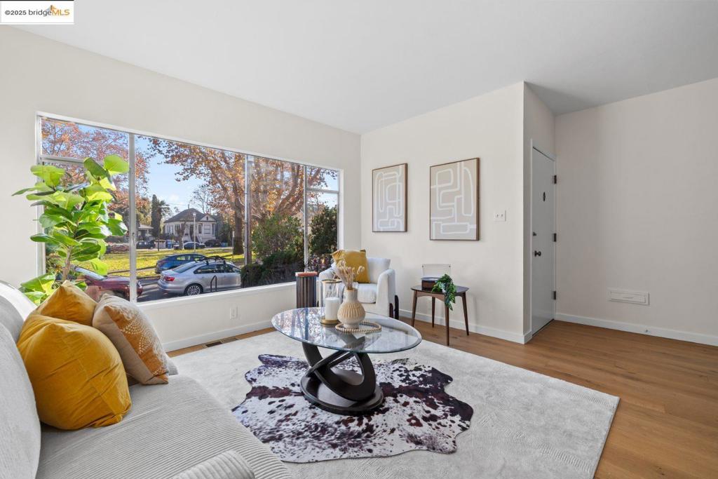 EAST END - Residential