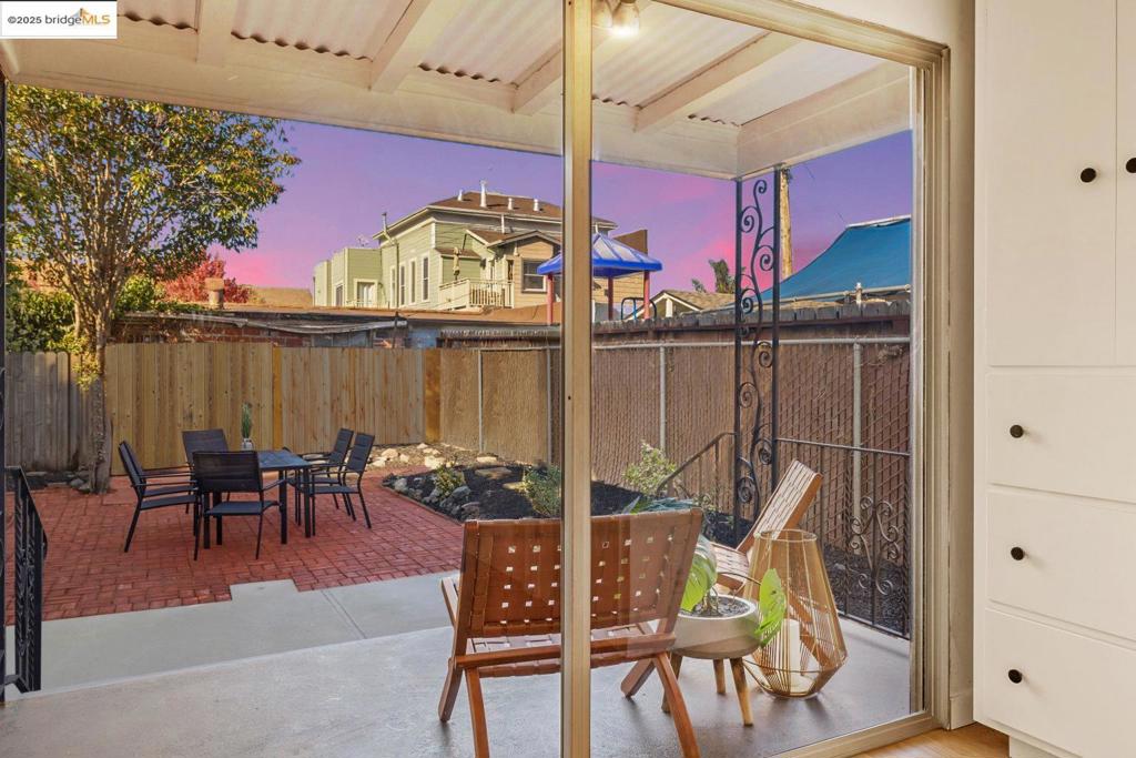 EAST END - Residential