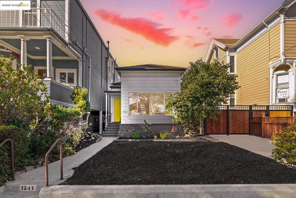 EAST END - Residential