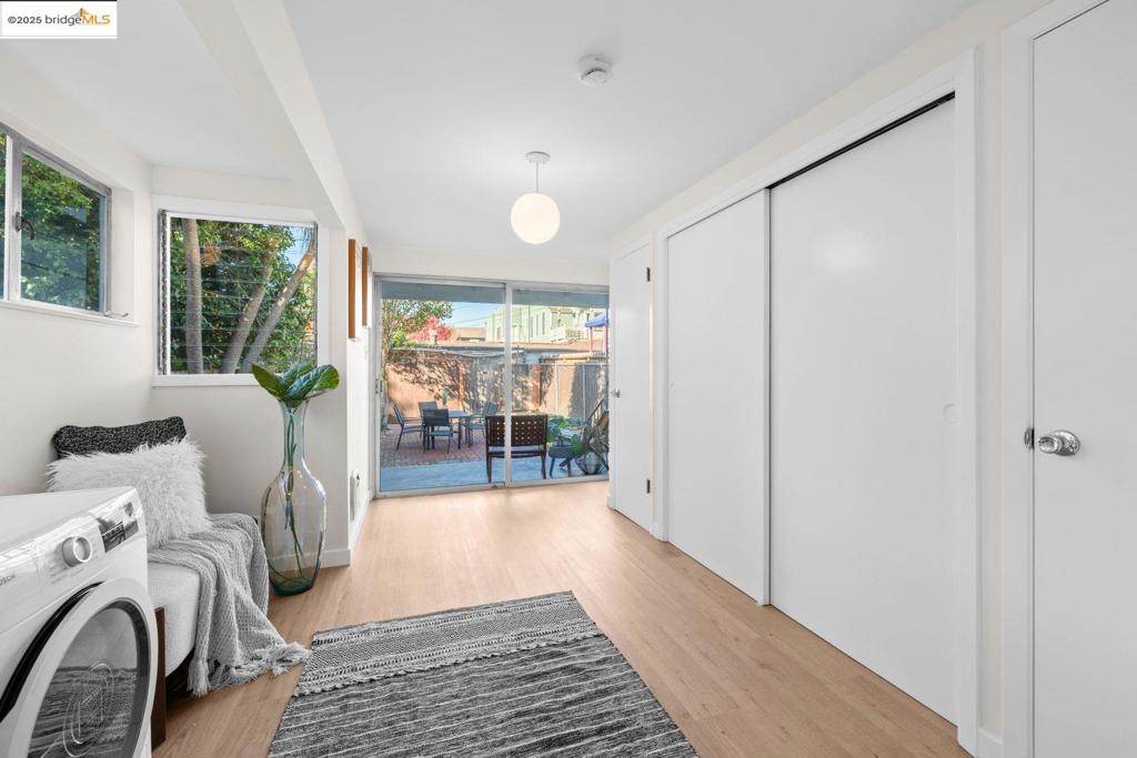 EAST END - Residential